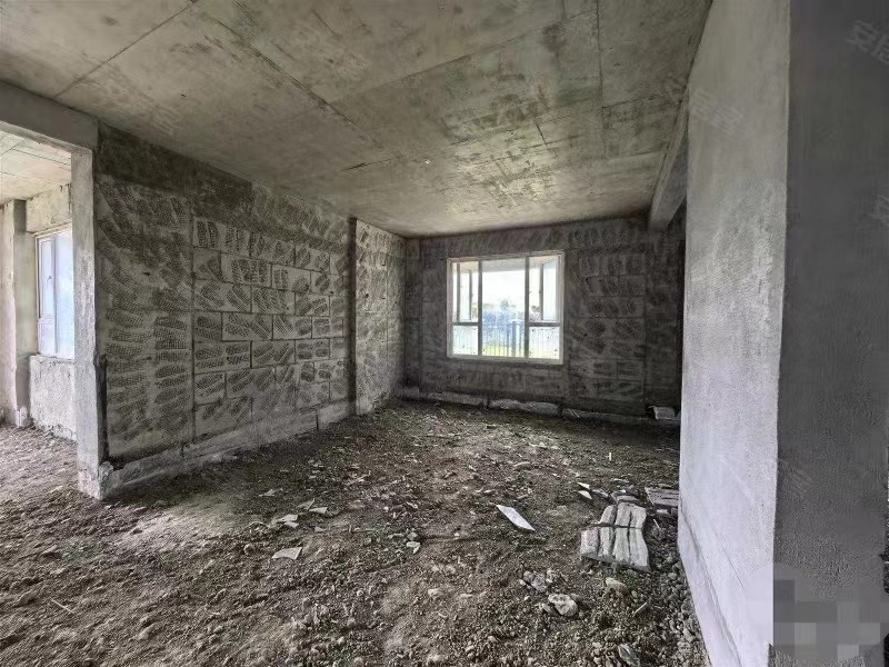 蓝天花园，大平层，一楼送超大花园，，看中可谈