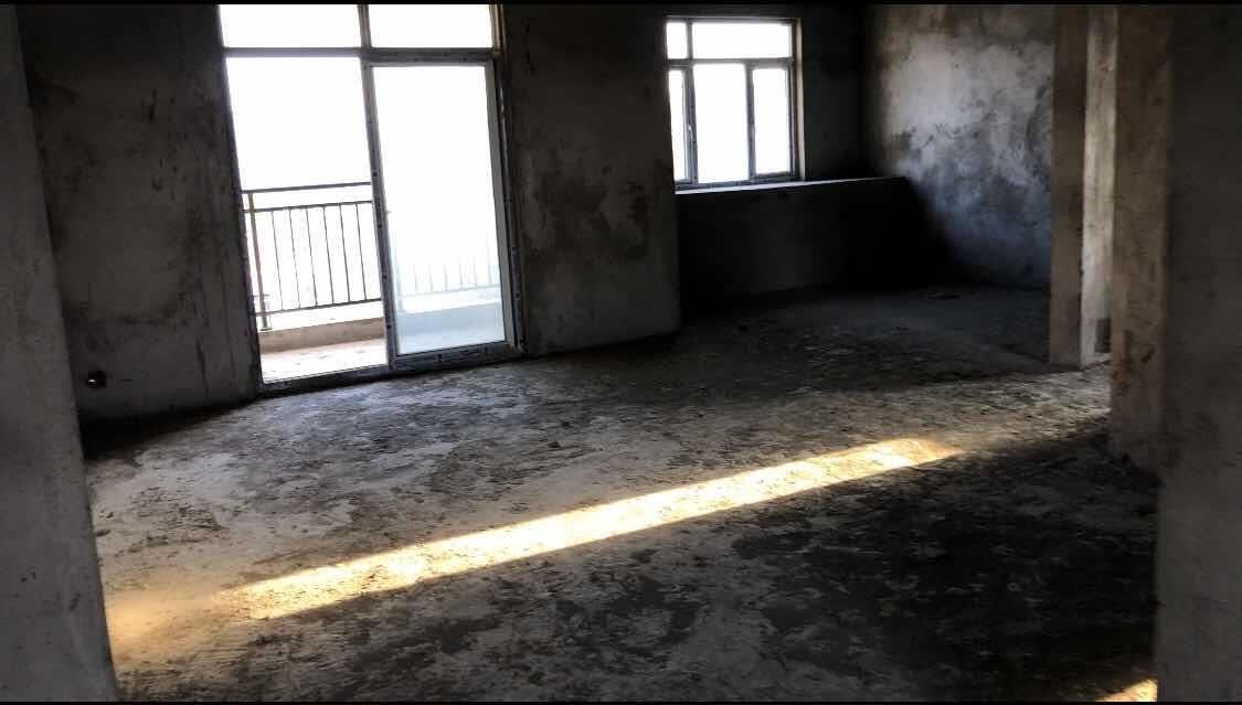 英伦名邸毛坯大3房，南北通透双阳台，电梯好楼层采光非常好