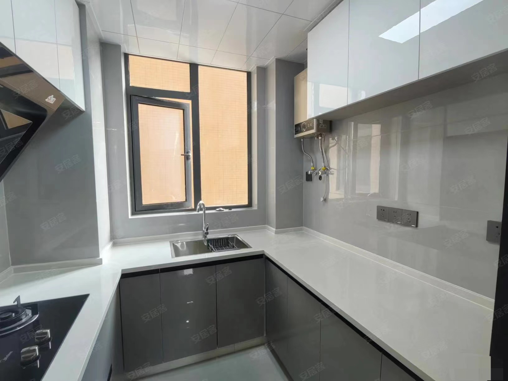 降价了，城西新农贸旁，队口仙桃xiao学，全新精装修，精装三房