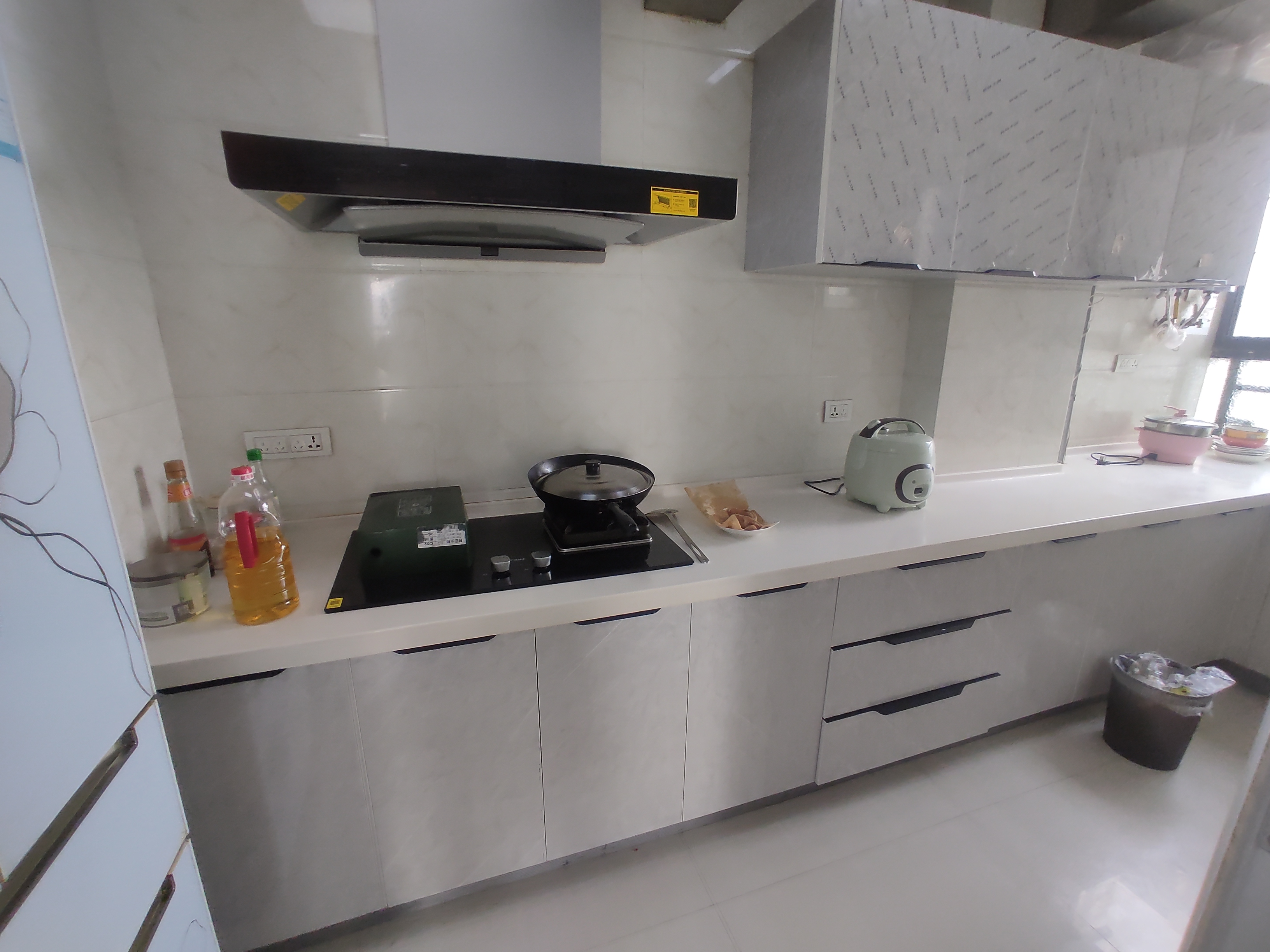 福星城.精装三房.房子这两年重新装修了的.证件满五.看房方便