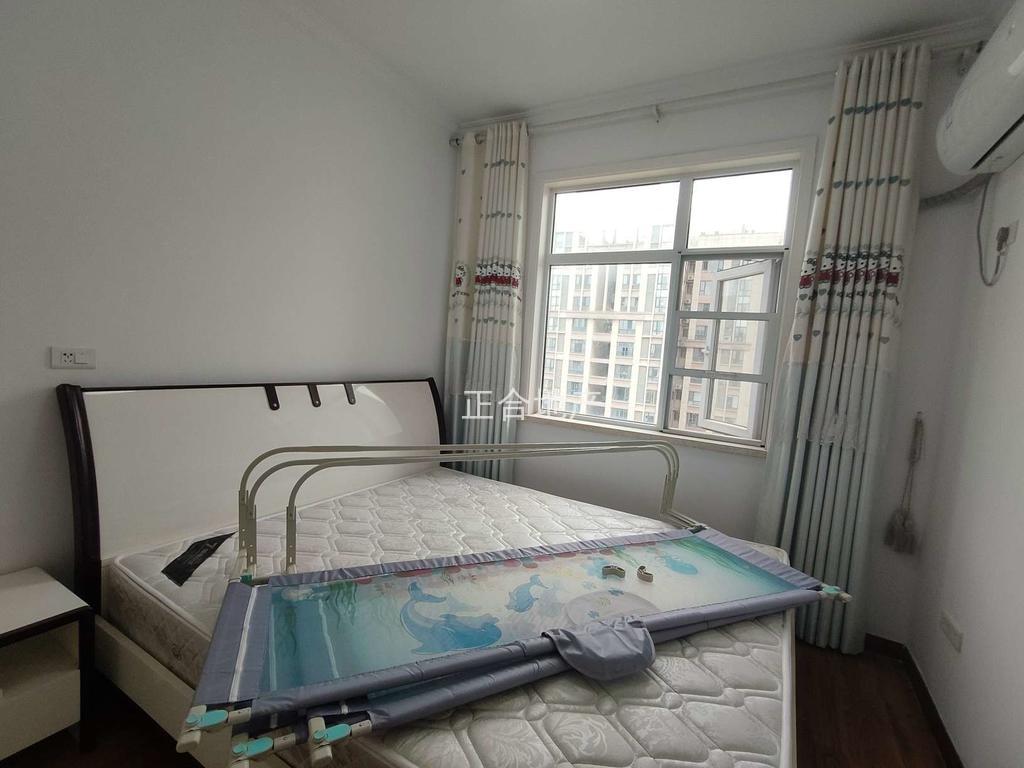 房东诚心出售，城南，元泰未来城A，精装三房，单价4800，速度捡漏