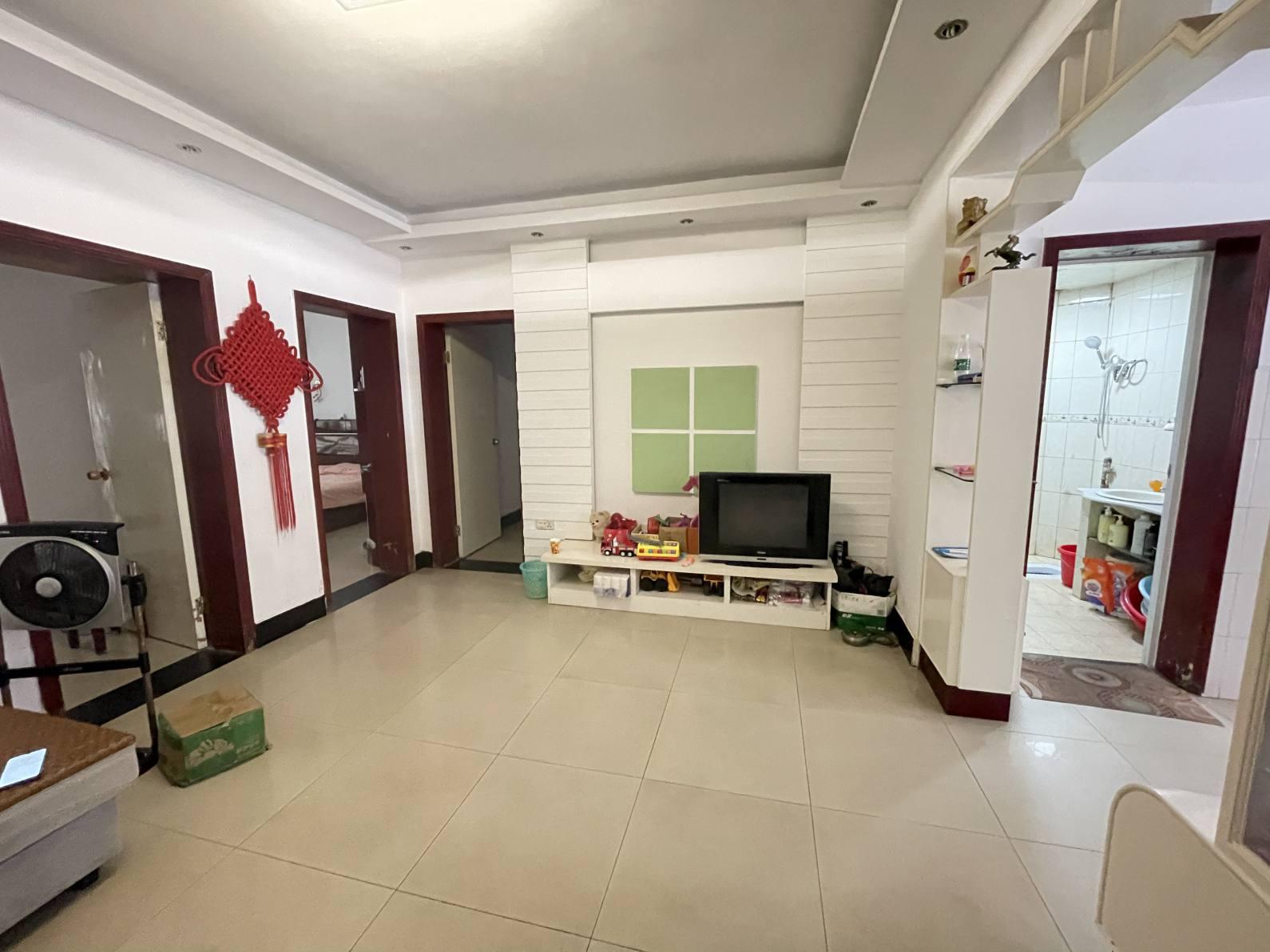 物贸宿舍武商附近