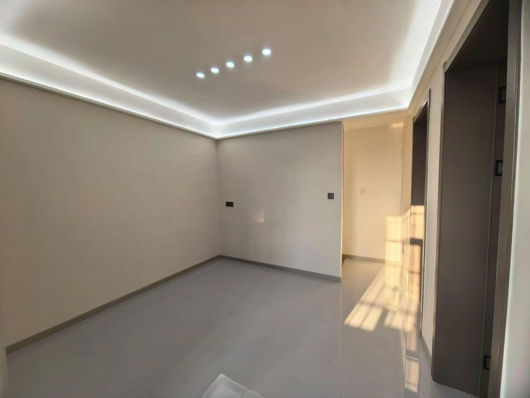 大洪小区，复式楼，步梯好楼层，精装三房，36.8万，证满二