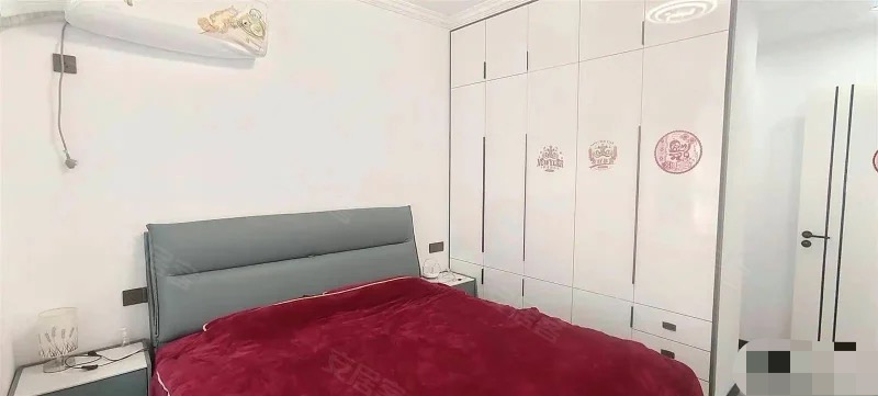 捡漏，风和日丽，精‬装3房2卫，中‮好间‬楼层，单价5500，9.5成新，满二，