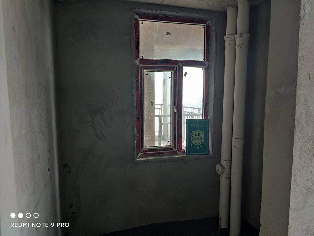 沔阳公馆毛坯三房中间楼层看房方便房东诚意出售