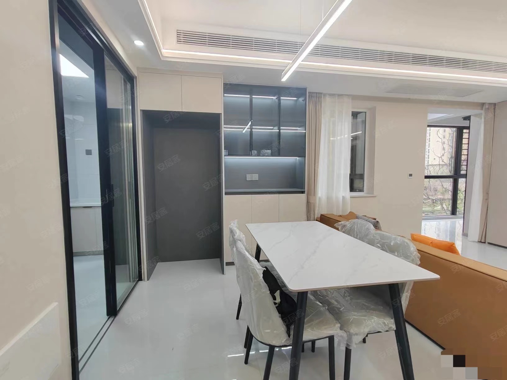 29，捡漏，森林国际，全新装修，精装三房，证件满二，户型采光好