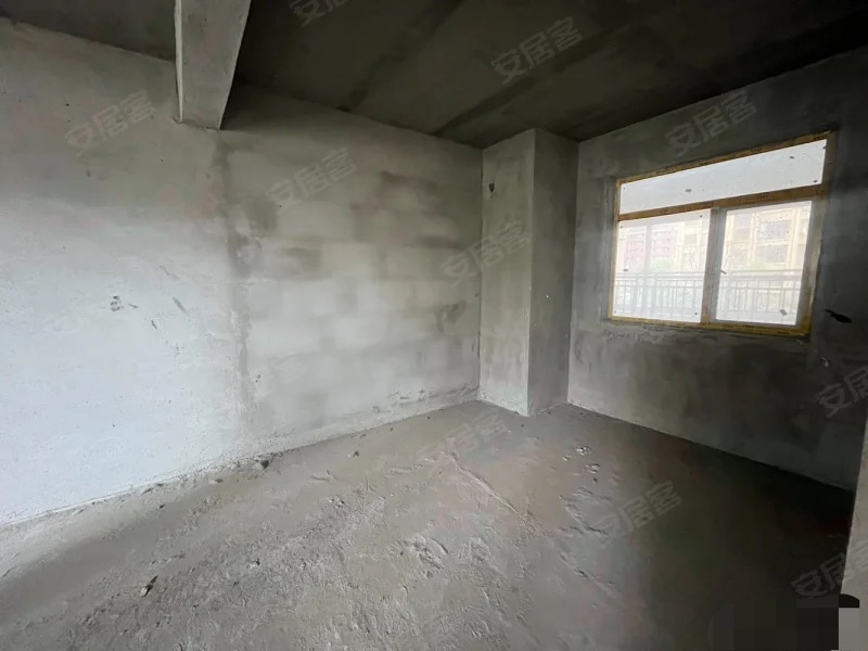 捡漏，次新小区，沔阳悦府，毛坯三房，单价3500，带车位，证满二