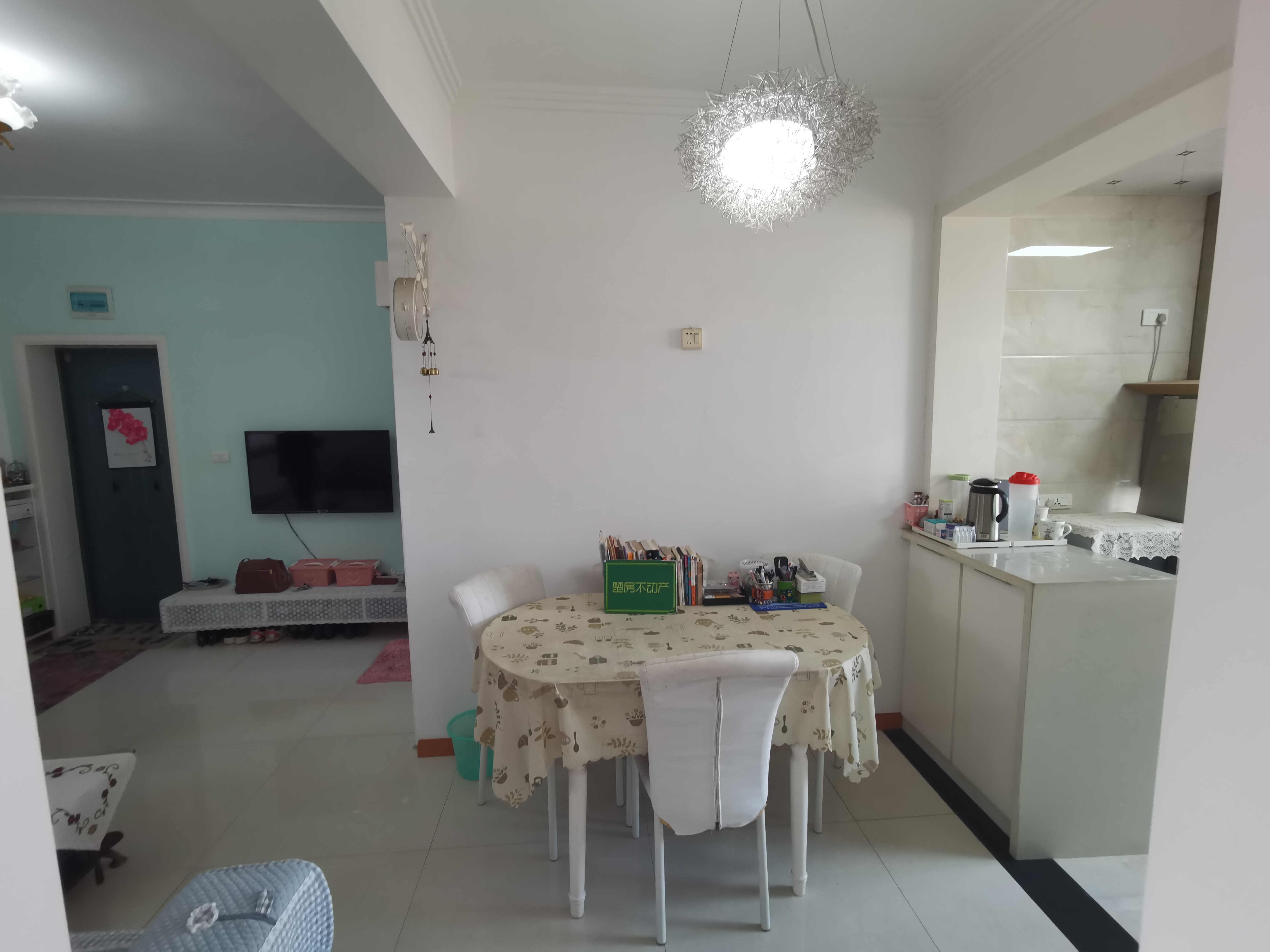 交通路实验小XUE对面全新装修拎包即住看房方便