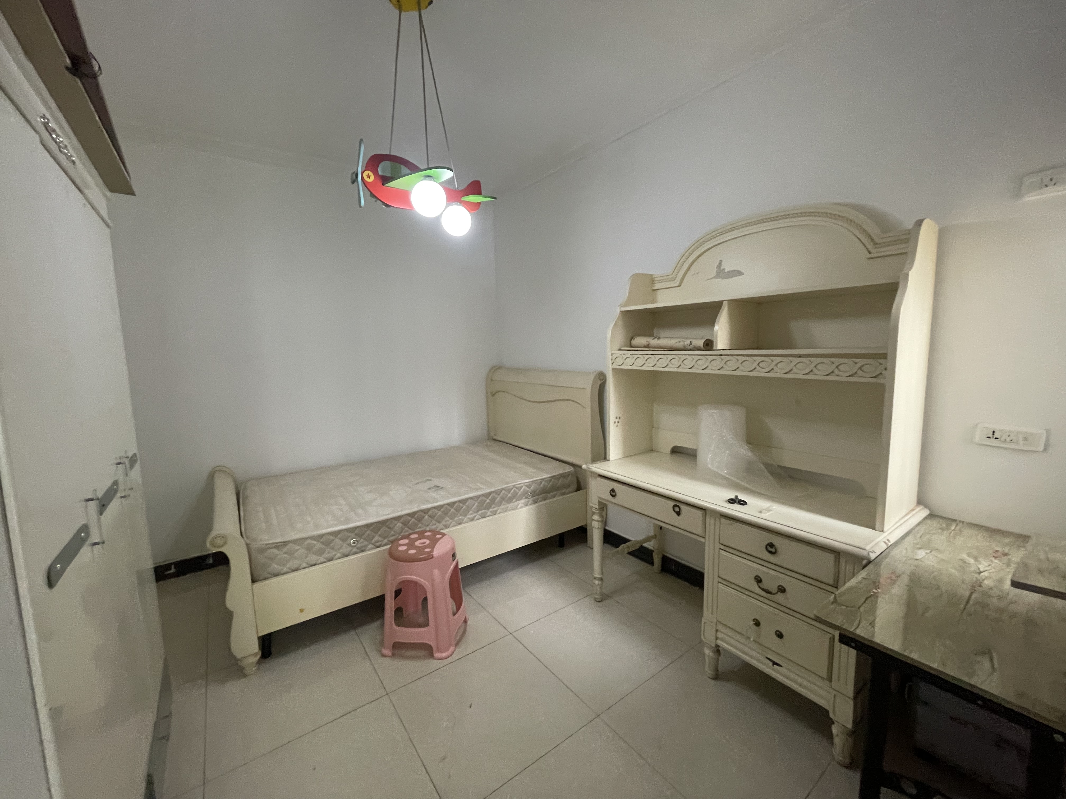 一品苑，电梯2房，提包入住1600一月