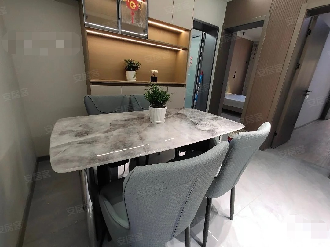 降价了，武商旁边，精装三房两卫，步梯2楼，二中+四中+龙华山晓学，证满二，南北通透，有院子停车