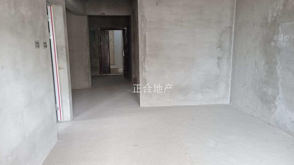 亏本出，房东急售，吾悦旁，蓝天新城，好楼层，单价5100，证满二