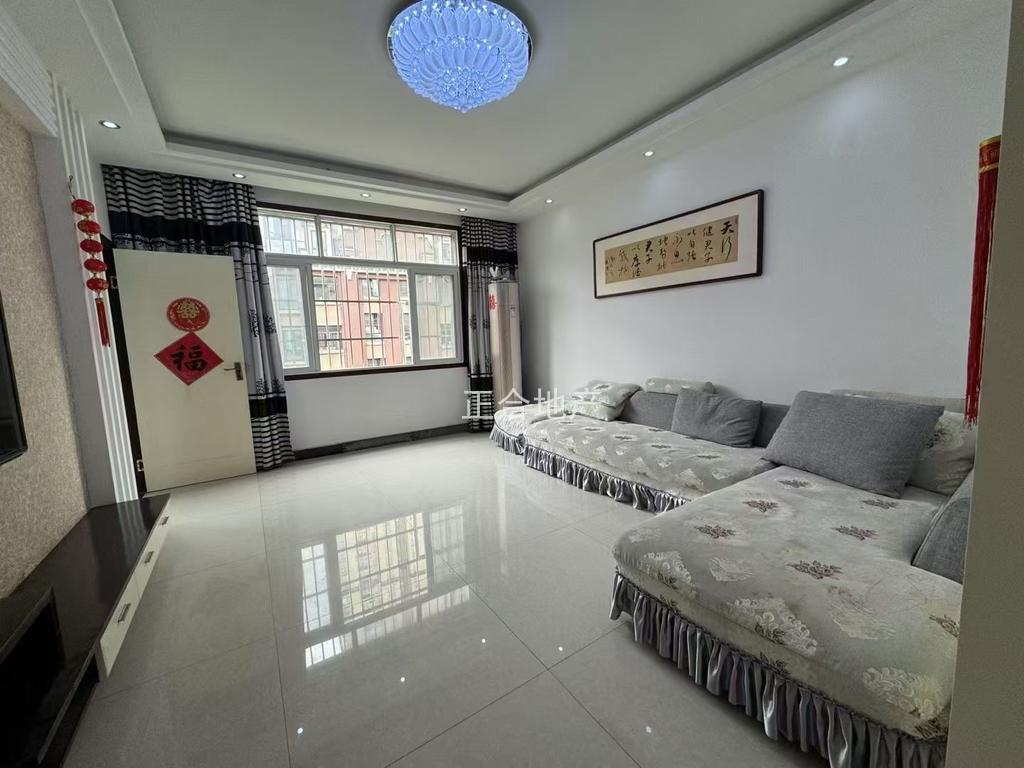 紫金城装修三房 证满二 电梯房 手付低 月供少