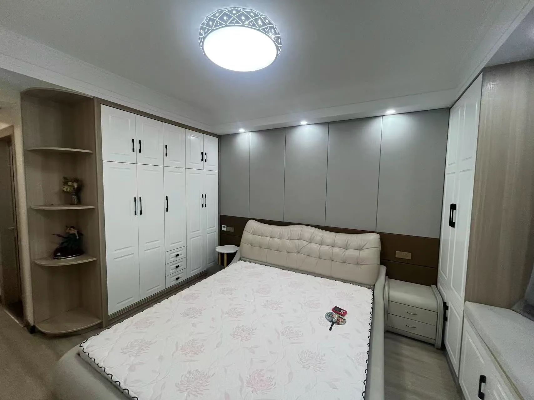 城西，满庭春，精装三房两厅两卫，成色新，电梯好楼层，证满二