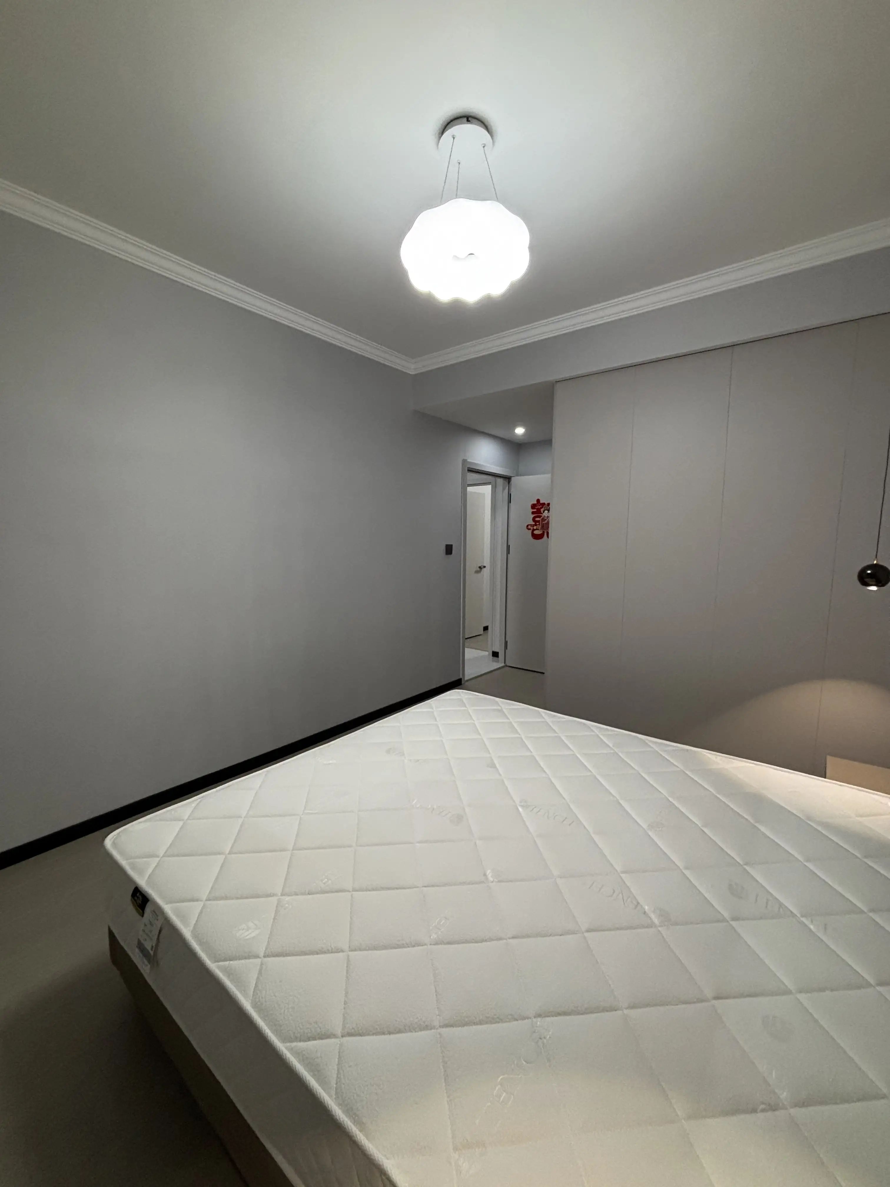 降价了，亏本出售，御湖世家，送车位，全新装修婚房，精装三房，好楼层