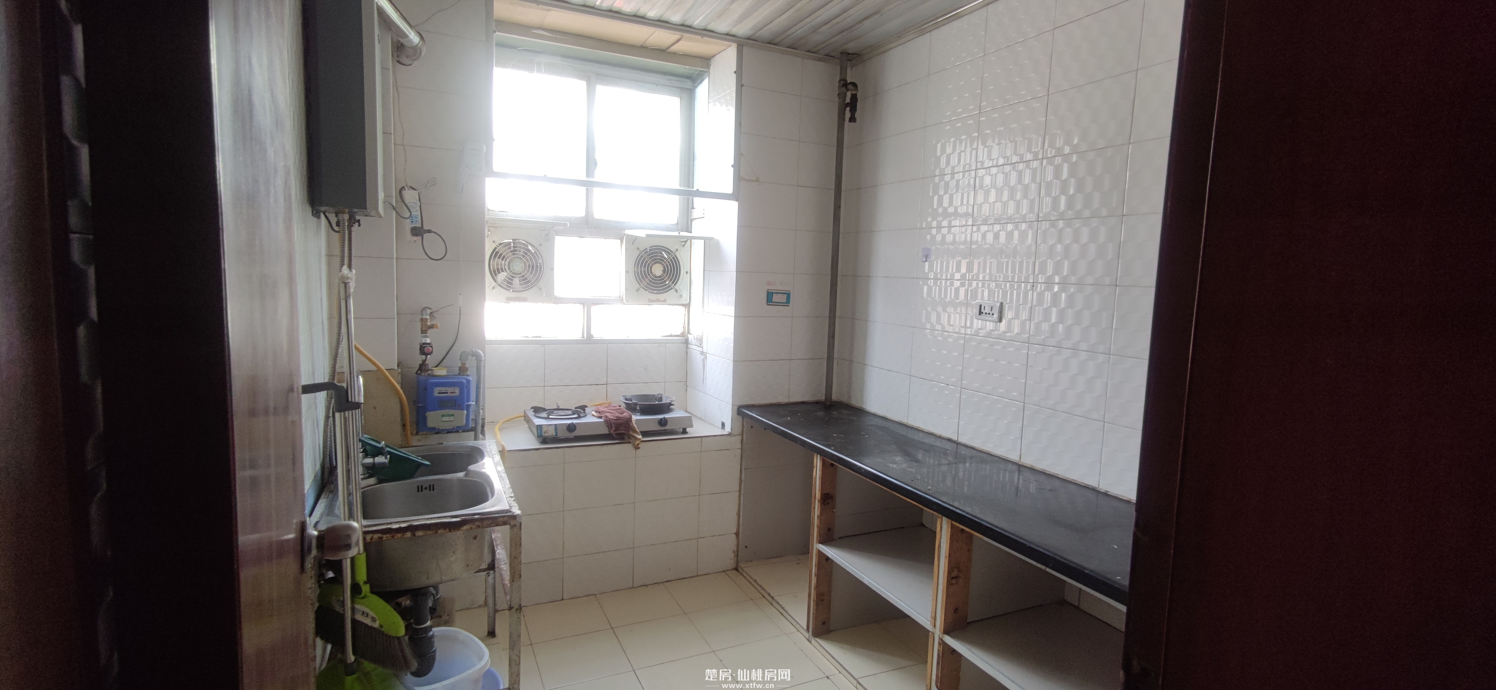 复州花园两房两厅一厨一卫年租业主自租