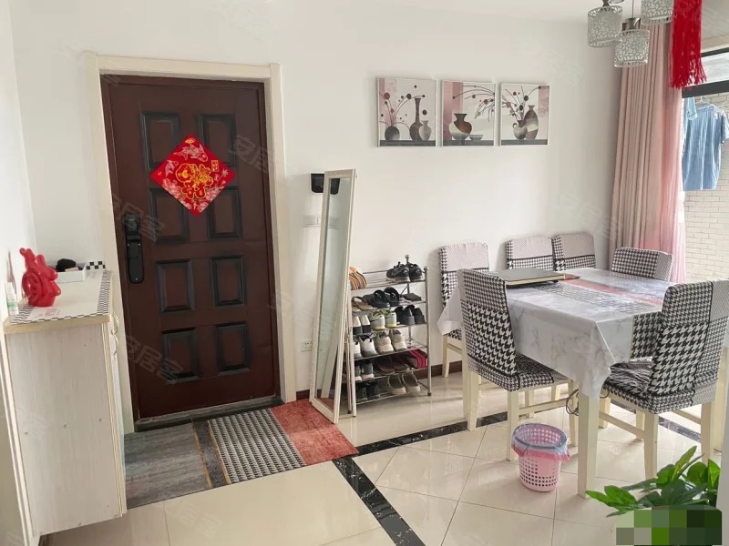 捡漏，城南，职院对面，电梯小高层，精装3房2卫，满二，一口价46万，诚心出售