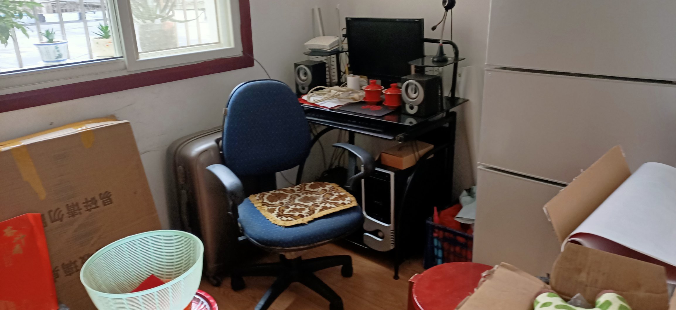 老三中巷子民政局宿舍96平，赠送了24平，四房两厅两卫双阳