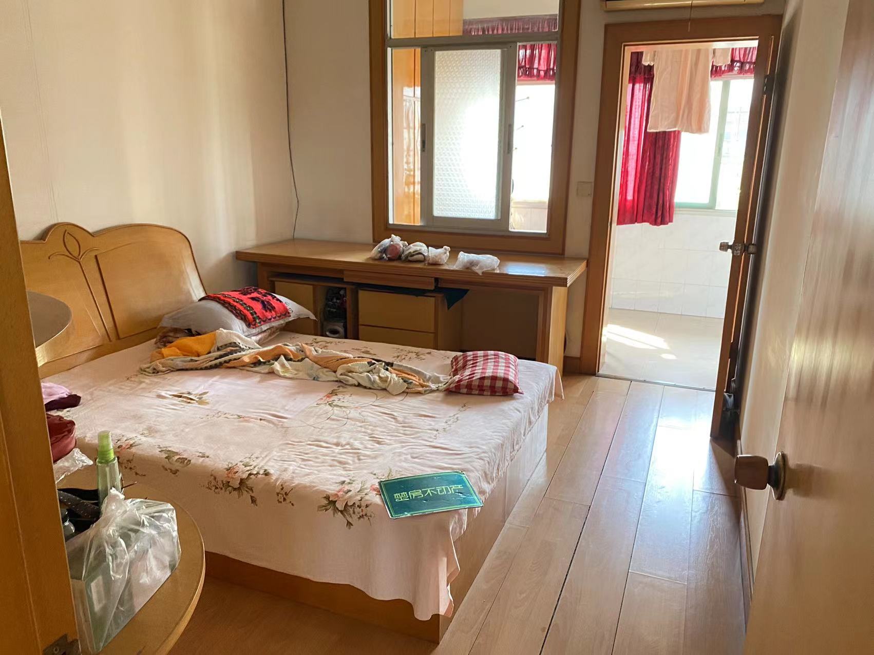 沔中宿舍精装大三房周边配套设施齐全业主诚心出售