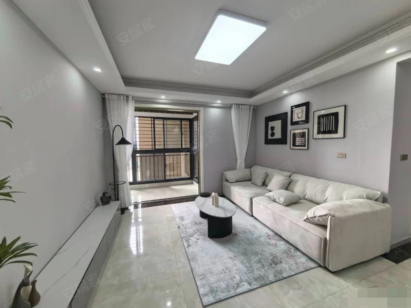 一中对面，翰林公馆精装四房，单价4900中间楼层，南北通透