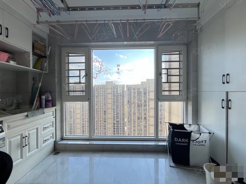 元泰B2区，豪妆四房，东边户，99成新，中间好楼层，全屋中央空调，证满2