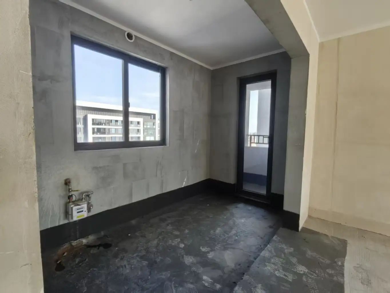 城南，吾悦广场，现房，单价5700，带‬车位，南北通透，大阳台