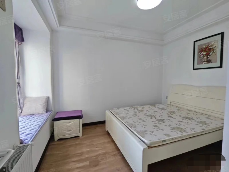 和合国际四期，电梯中层，精装三房，户型方正，成色新