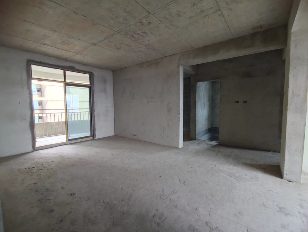 颐和公馆单嘉5300人车分流停车位充足证满2年看房有钥匙