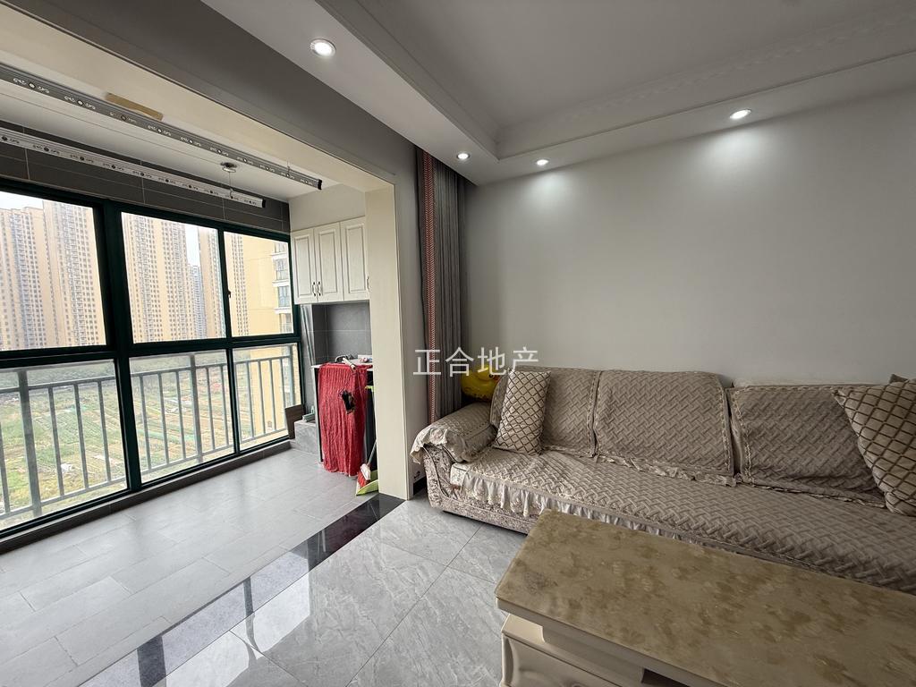 城南，新‮壹城‬号‬五期，​电‮小梯‬高层，精装​3房2厅2卫，中间好楼层，家电全送，证满二