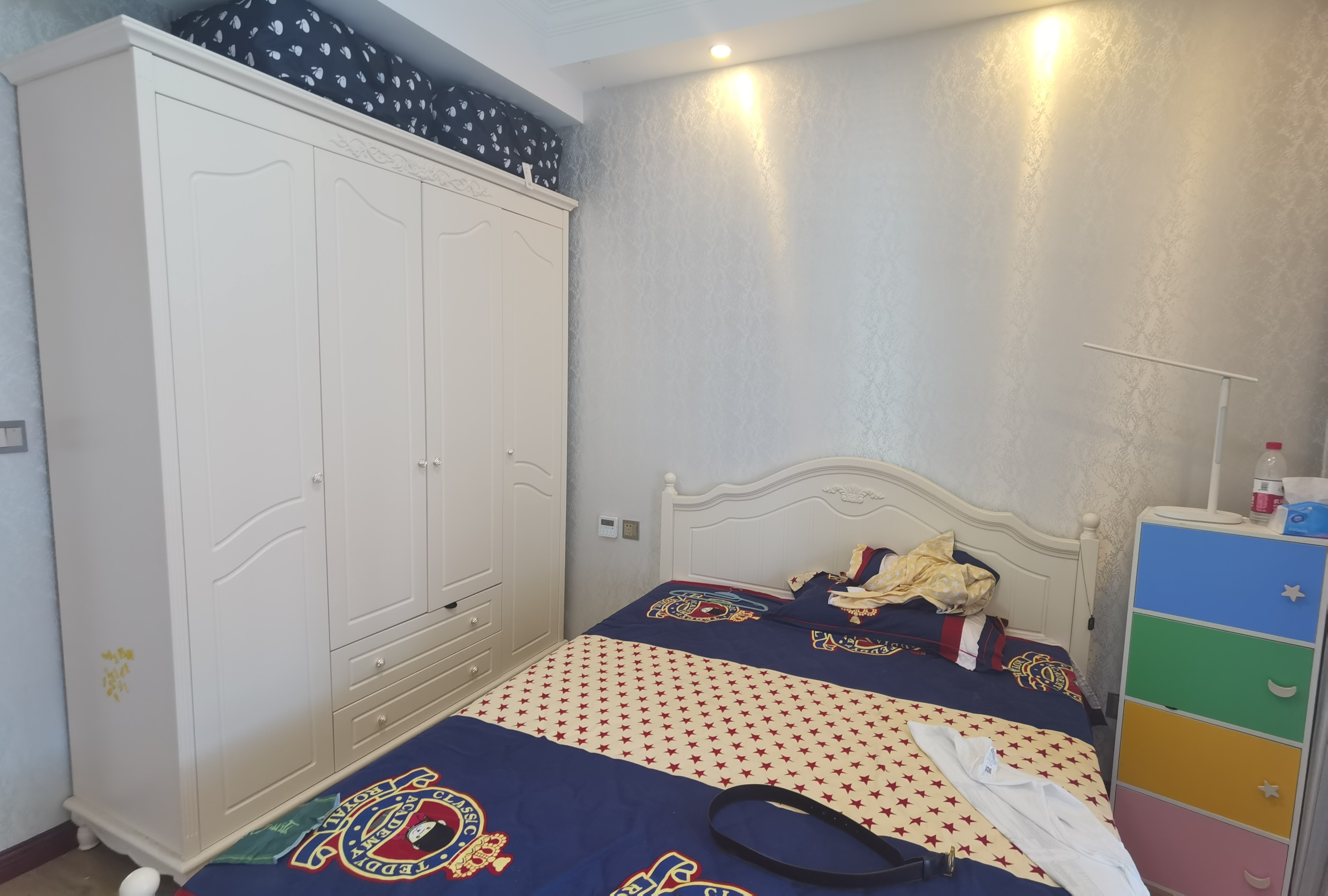 绿地香格里拉精装修双阳台三面采光家里装修的很好