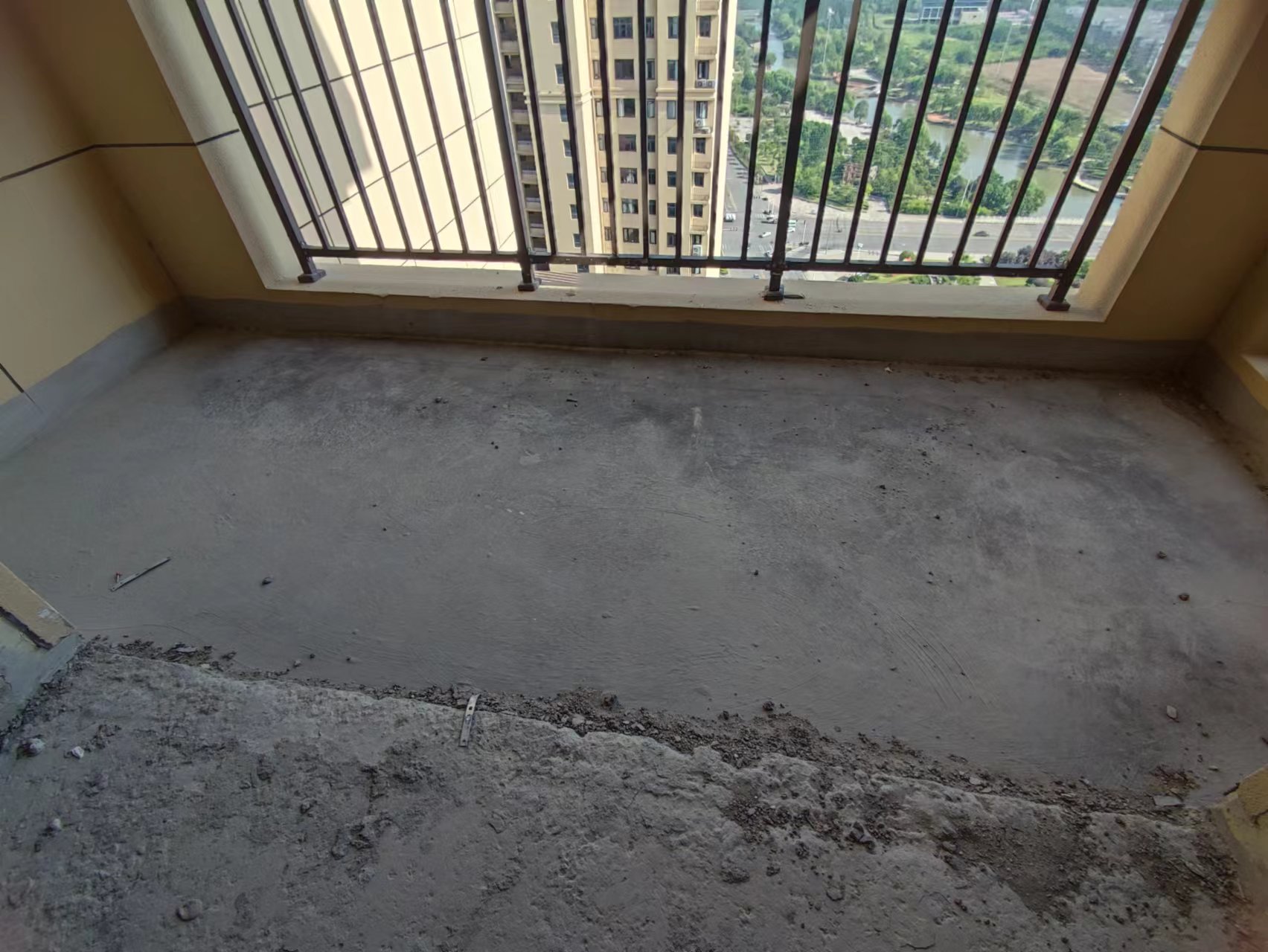 沔阳清华园大4房带车位南北通透北面看孩子教室南面看河景