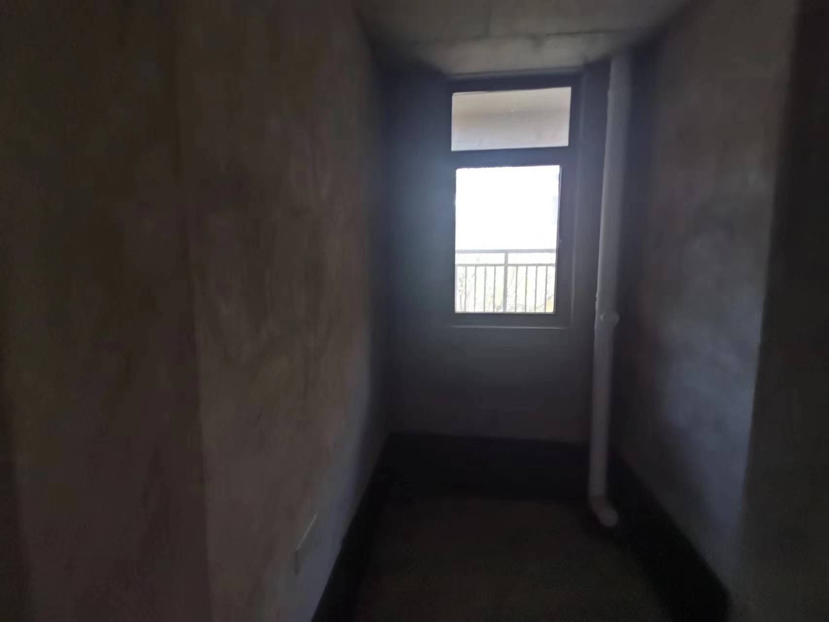 绿地香格里拉.步梯小洋房.南北通透双阳台.看房方便