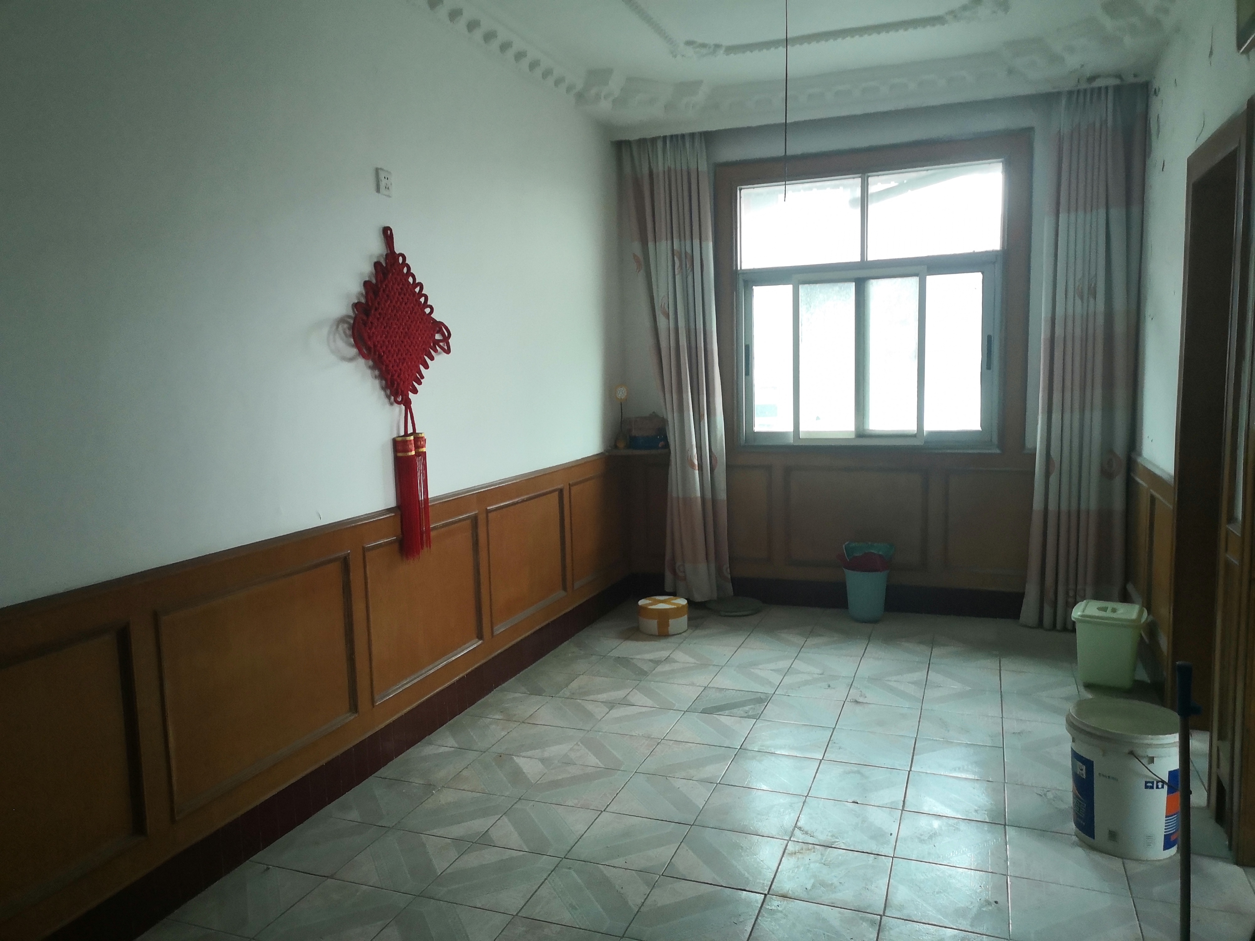 新八中附近开发区宿舍四房两厅一卫