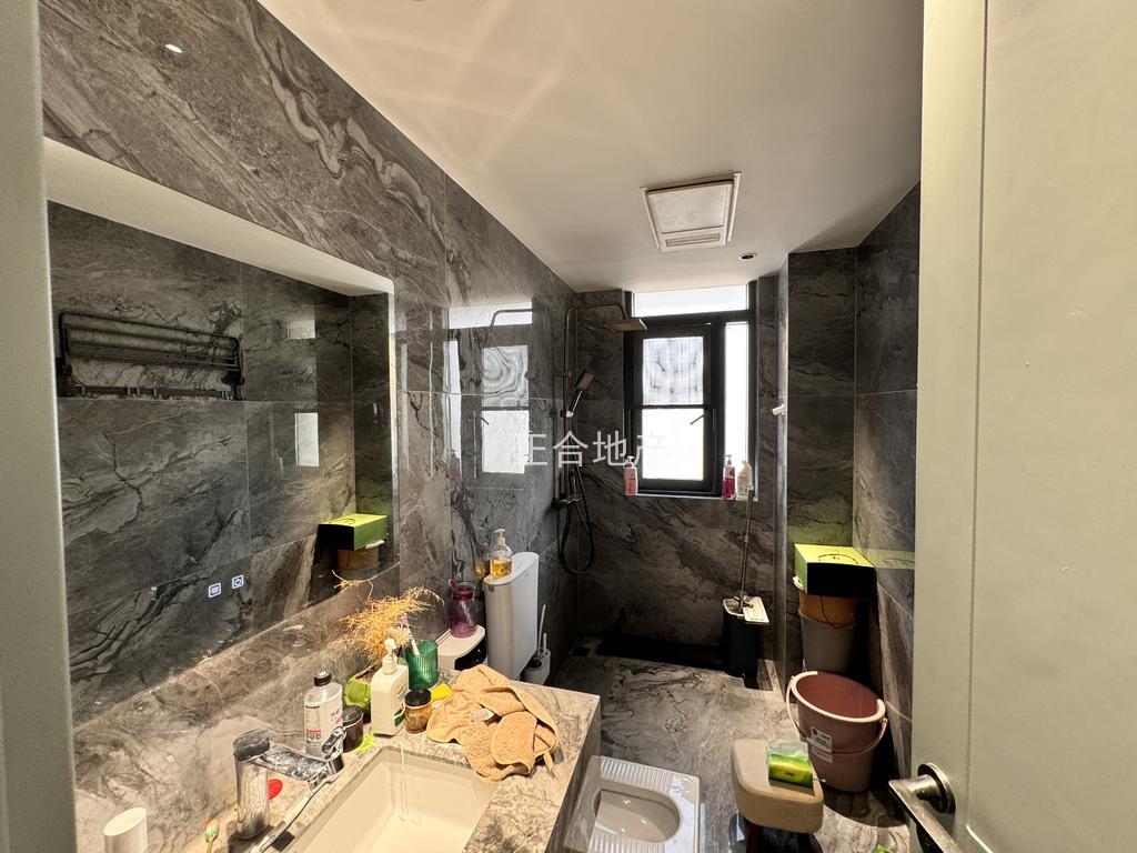 南国明珠精装修三房二卫好楼层证满二