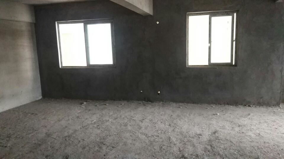 锦江国际95平米毛坯 两房 中间楼层 诚意出售30万有钥匙！