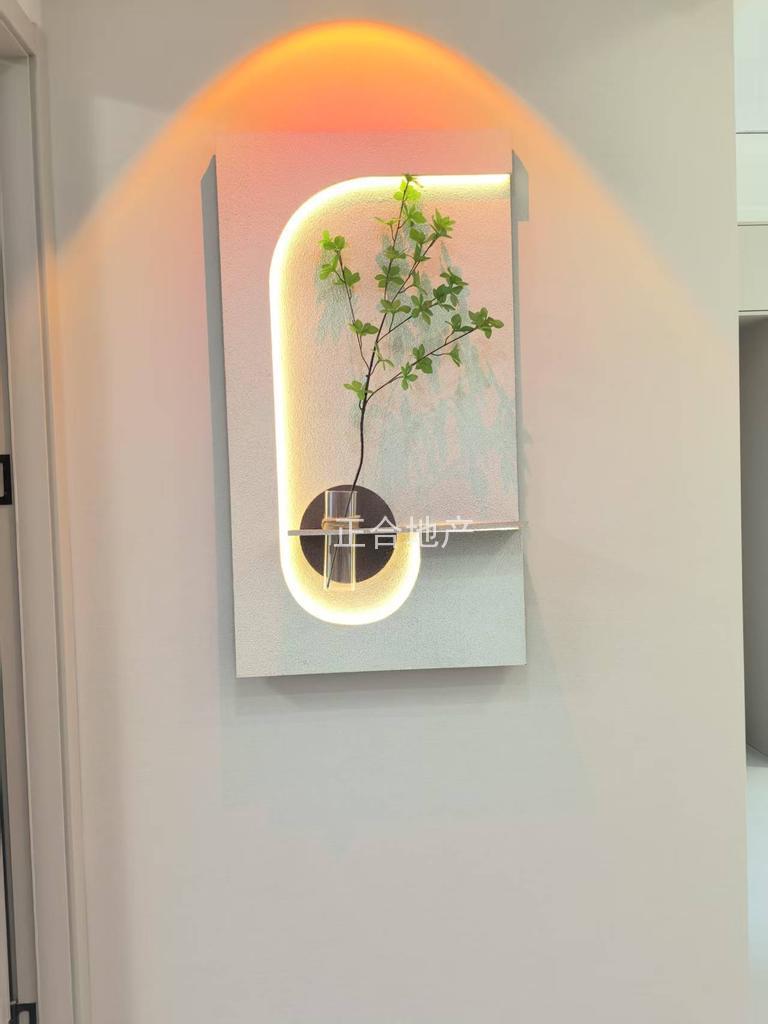 城南，御湖世家，湖景房，精装大三房，满2年，电梯中间楼层8楼，赠送一个地下车位