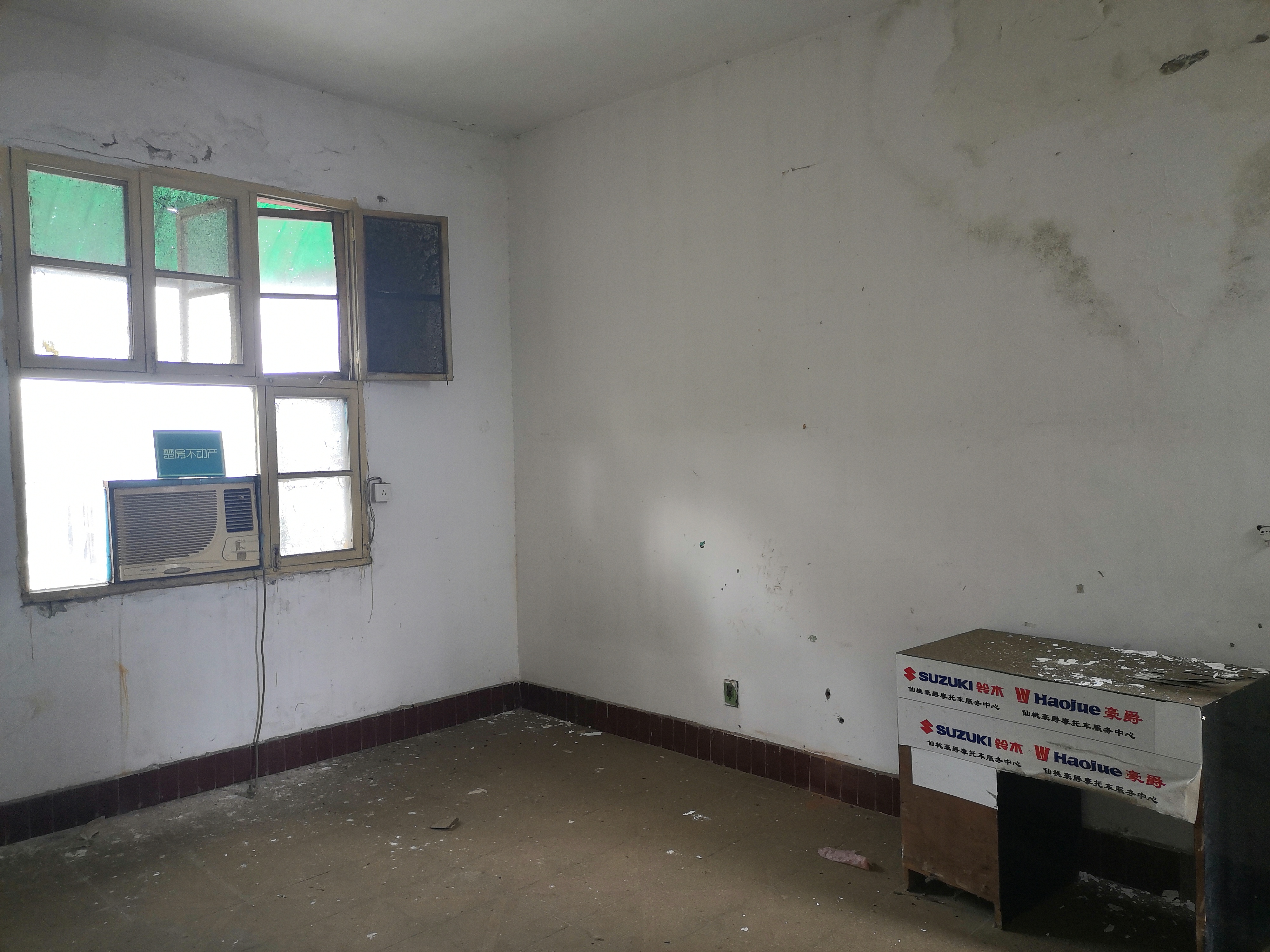 实验高中宿舍高楼层毛坯80平两房半可过户便宜