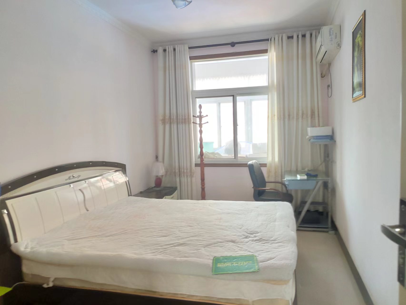 房东急售实验二小宏达小区精装修三室两厅两卫看房方便南北通透