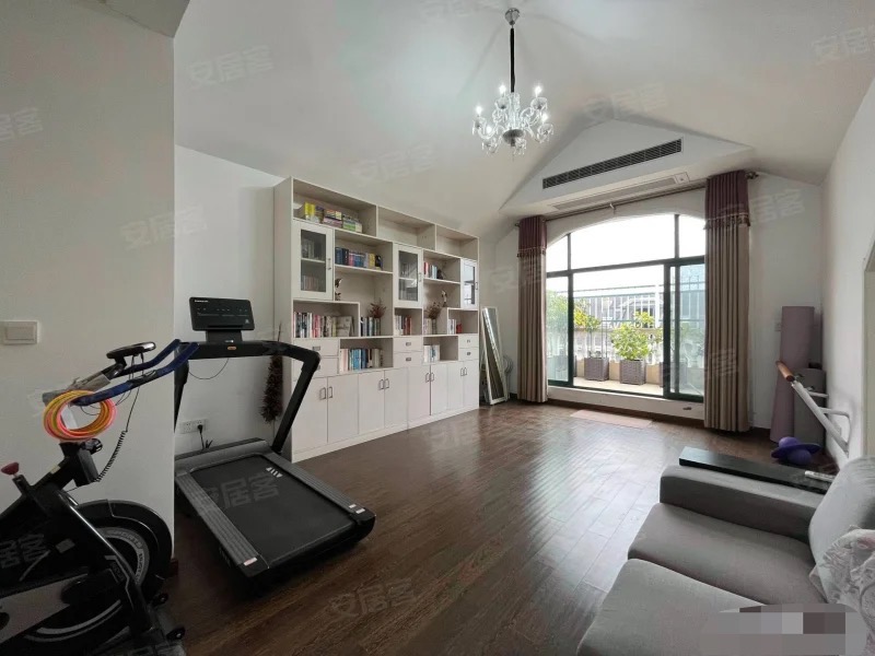 351，急售，德政金园复式，带地下室，带露台，精装5房4卫，证满二，南北通透