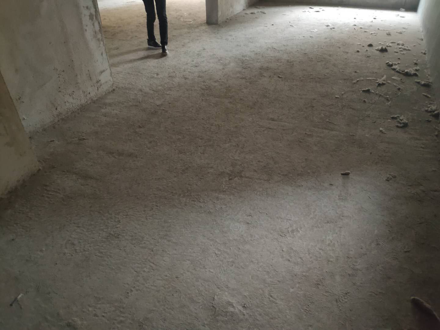 新城壹号毛坯小三房中层朝南采光好可按揭