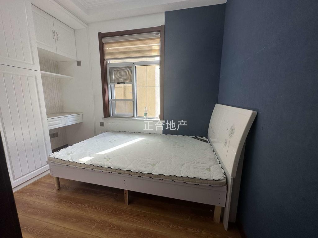 城南，元泰未来城A区，精装三房，电梯好楼层，全屋暖气片，证满二，下楼新三中