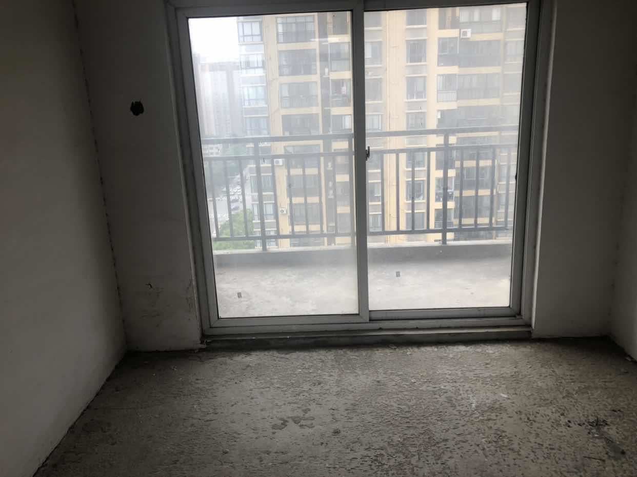 三丰鼎城大两房，南北通透边户，想要小面积南北通透边户的看过来