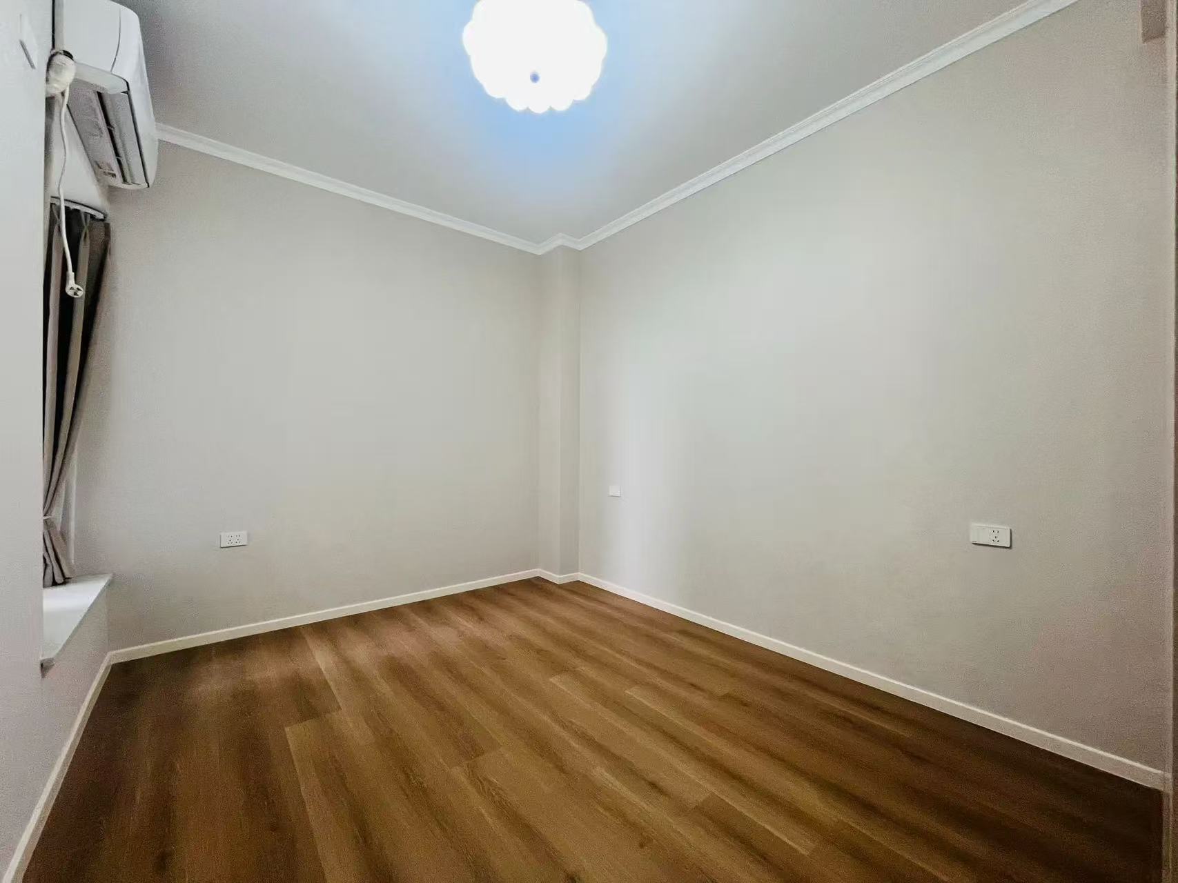 急售，和合国际，精装三室两厅一卫。拎包入住，证满二