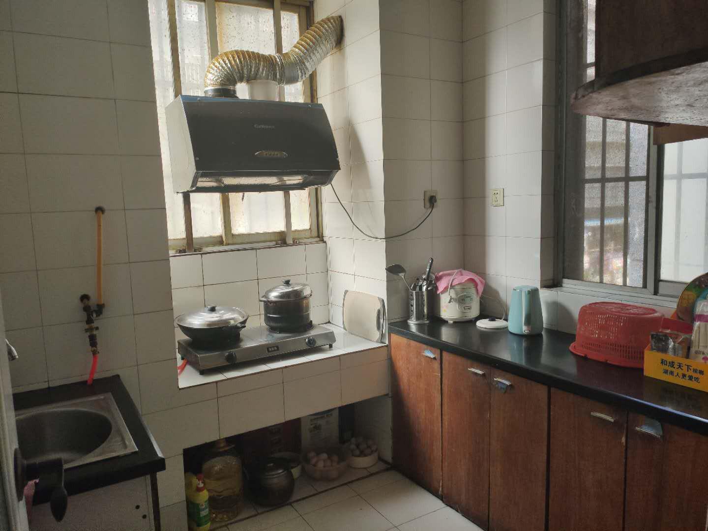 春江花园步梯好楼层，装修三房，直接拎包入住