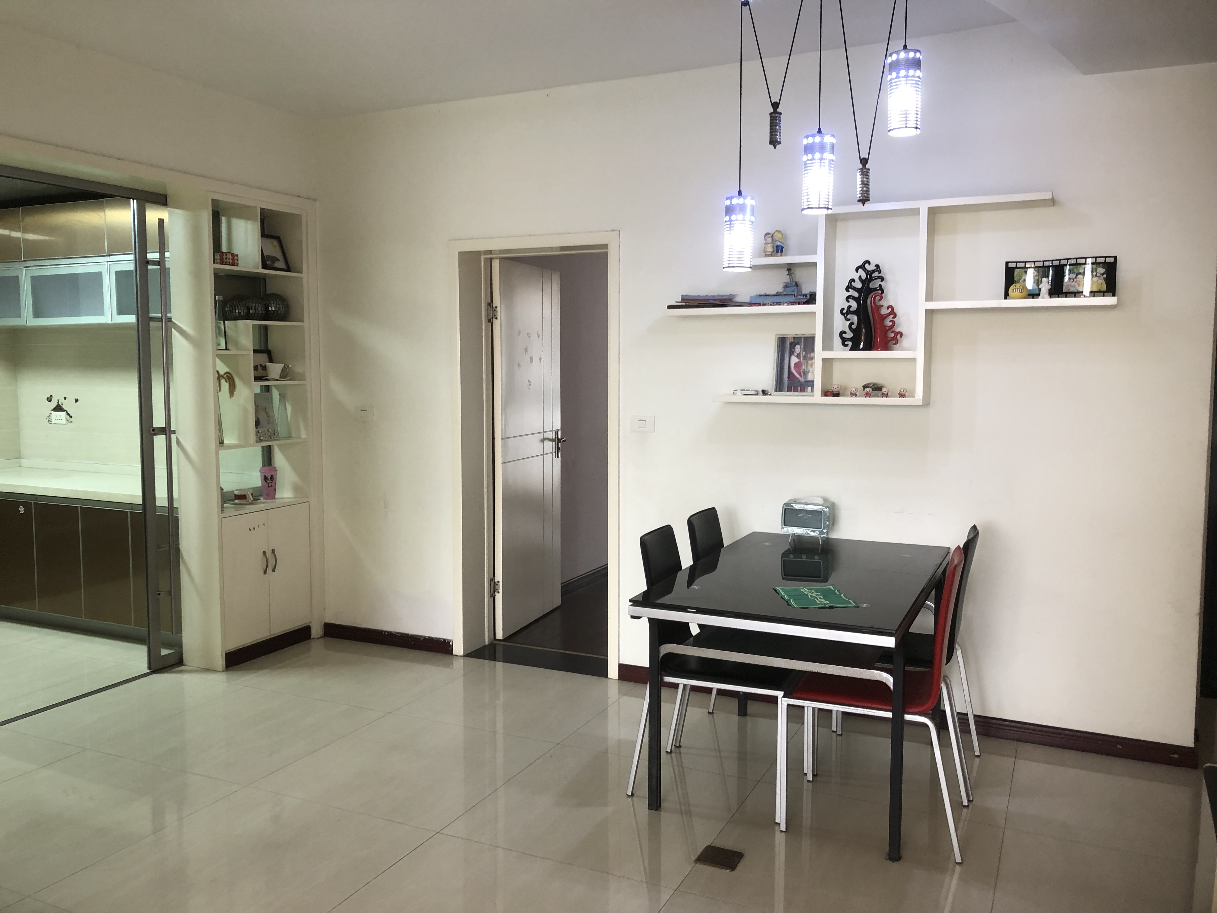 华宝馨怡家园精装大三房，诚心出售！