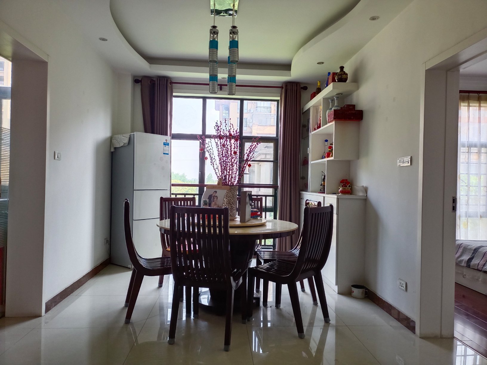 复式小洋房， 阁楼装修精致，李小双运动城对面