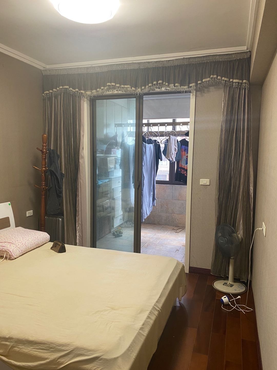 城南金城花园精装修三房，满五 