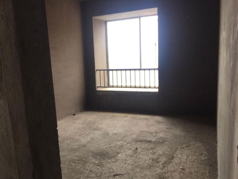 圣淘沙单价5500毛坯大三房证2年中间好楼层有钥匙