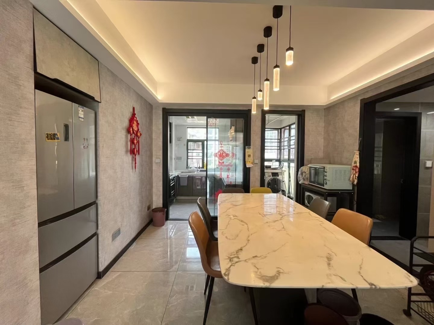 捡漏，城南新城壹号五期，小高层，两梯三户，精装3房2卫边户，单价5400+，9成新，房东诚心出售，