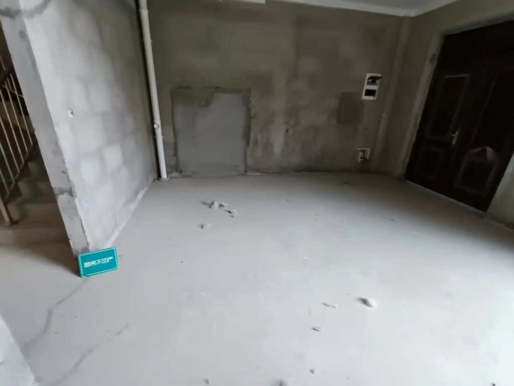 绿地华庭双排大别墅带超大院子带地下室享人生  生活从这里开始