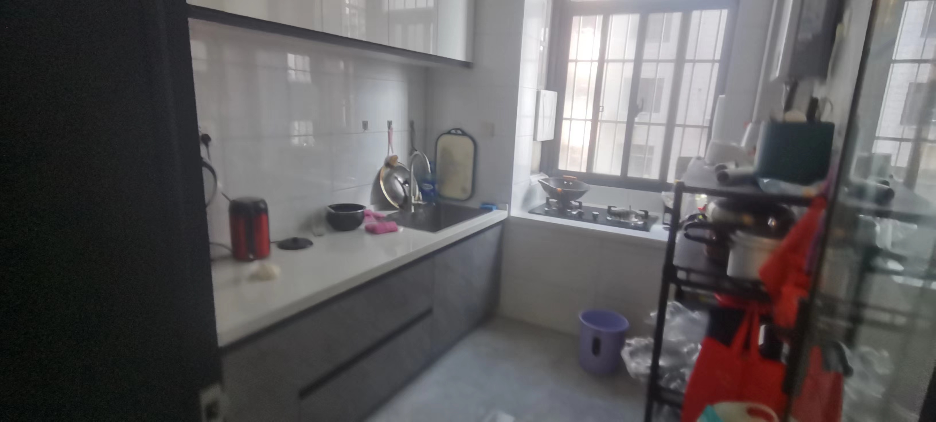 复州花园.精装三房.房子成色新.看房方便